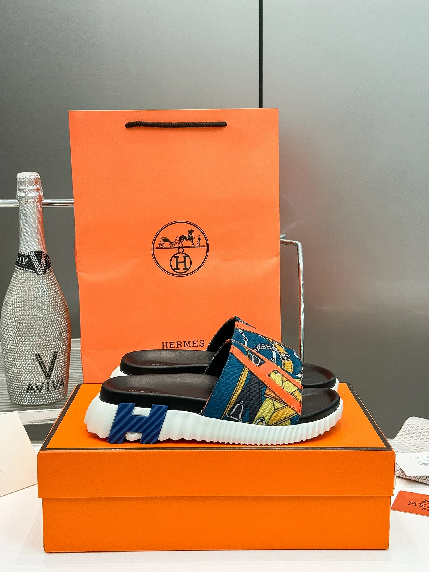 👟👟Ex-factory price 460👟👟 ♥The latest Hermes (HERMES) ▼Slippers, thong toe sandals, flat shoes, beach shoes, calfskin non-woven splicing. Outsole, original IP foam bottom, light and soft, comfortable for the upper foot, size 35-46